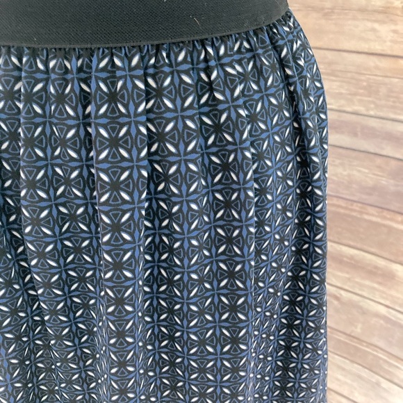 JOE FRESH Silky Swingy Navy Skirt Size Medium - Picture 3 of 5